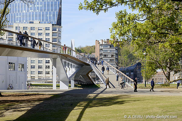 Liège - passerelle sur la Meuse